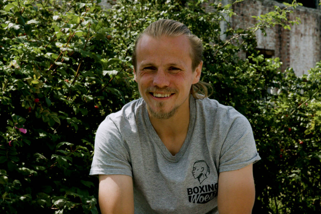VEERKRACHT WEB BV THUMBNAIL 08270